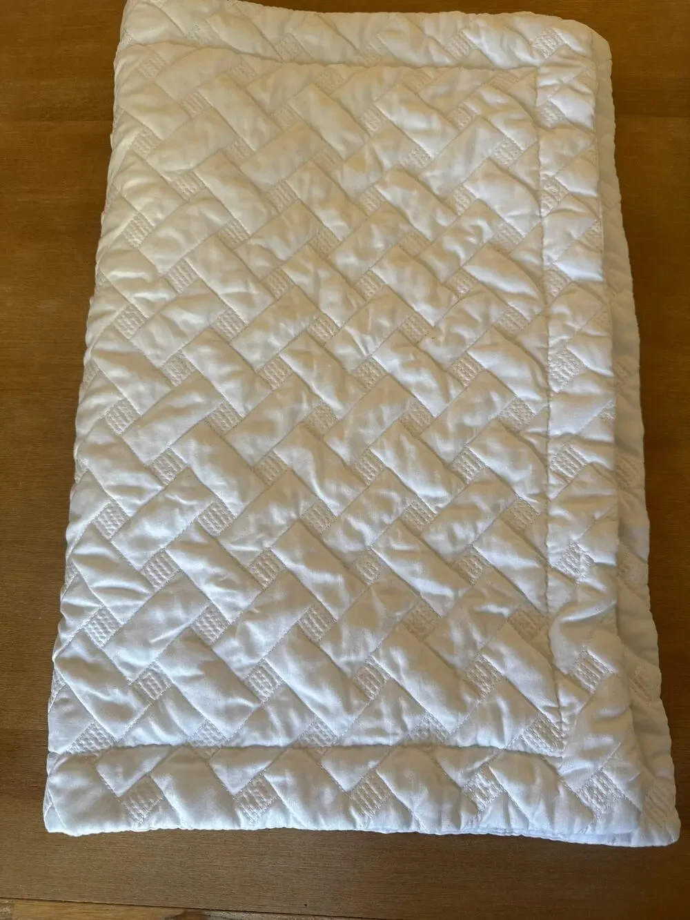 Bedsure Shams Oversized Standard Queen Plump white weave set (2)
